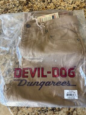 Devil-Dog Slim Comfort Jeans in Rugged Tan — Men’s Slim Fit 32w x34L NWT